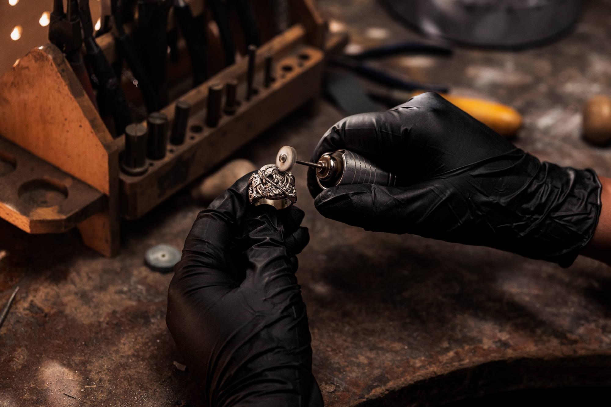 Jewellery craftsmanship and metalworking